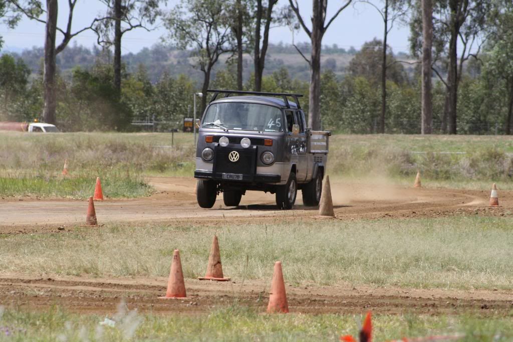 http://i376.photobucket.com/albums/oo201/madmatttheminiman/KombiAutocross02.jpg