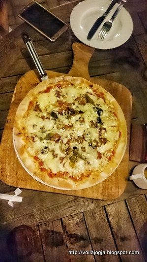 La Pizza Napoli Yogyakarta Super Supremo