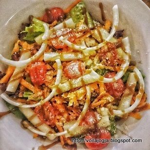 tipsi yogyakarta italian salad