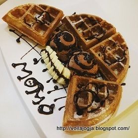 momo dessert bar yogyakarta waffle