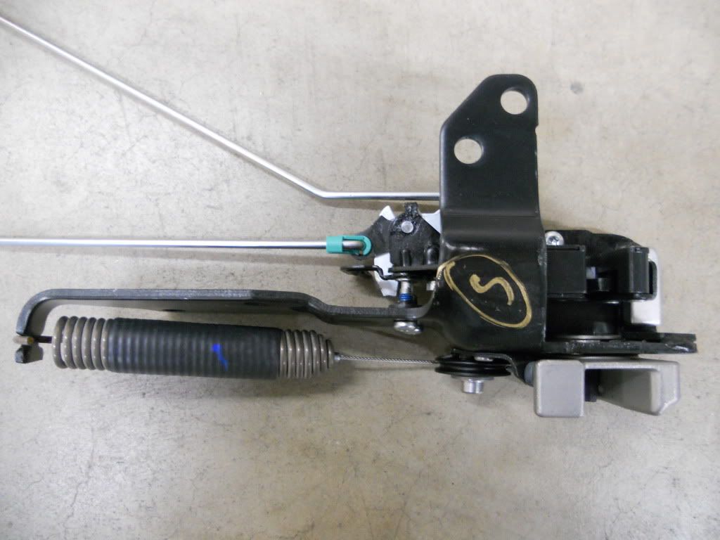 06 07 08 09 10 11 12 HONDA RIDGELINE RIGHT REAR LOWER TAILGATE HINGE 08